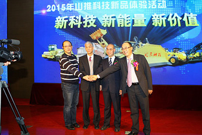 以“新科技、、新能量、、新价值”为主题的2015js4399金沙线(集团)有限公司科技新品体验活动在公司总部拉开帷幕。